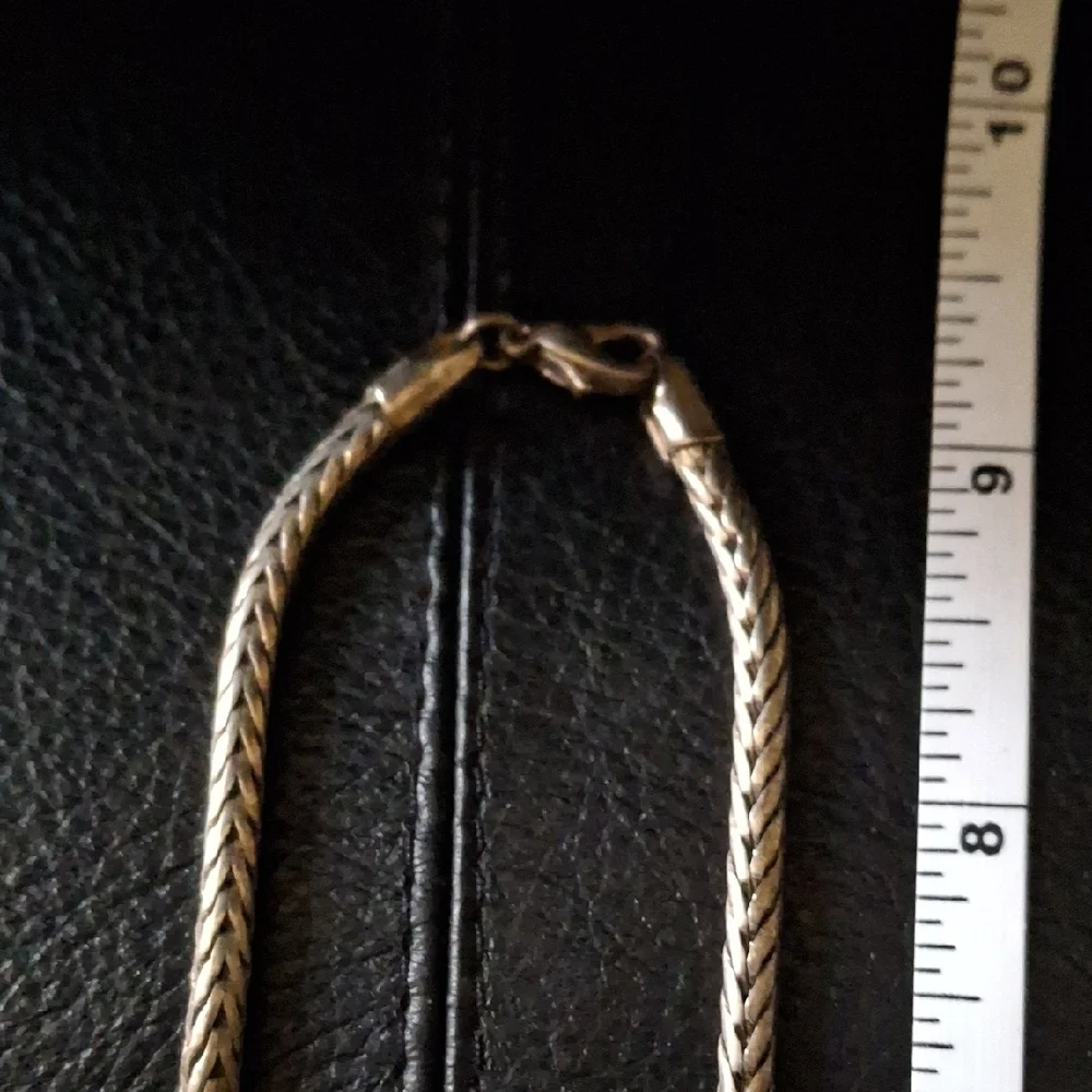 Elegant Silver and Gold Pendant Necklace